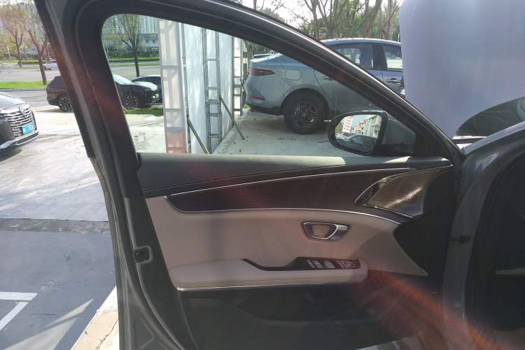 Used BYD Han 2025 EV with 701 km of Laser Radar-Enabled Intelligent Driving
