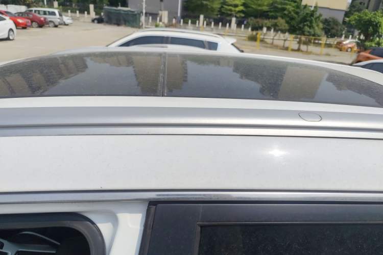 Used Geely Auto Emgrand X7 Sport 2018 1.8TD Automatic Two-Wheel Drive Smart Connect 4G Internet Edition
