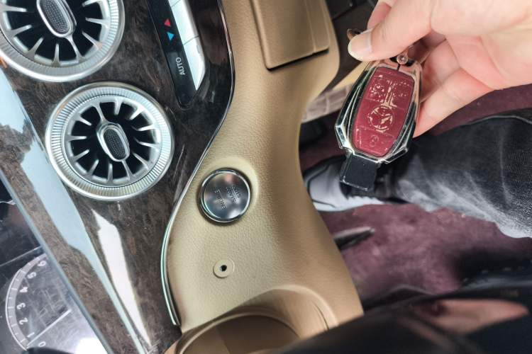 Used Mercedes-Benz S-Class 2012 S 300 L Business Standard Model Vehicle Key