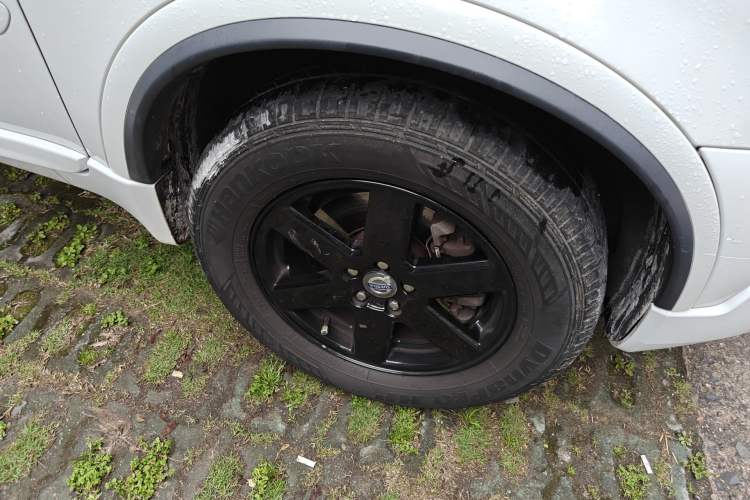 Used Volvo XC90 2012 Revised Version 2.5T Luxury Edition Right Front Wheel Hub