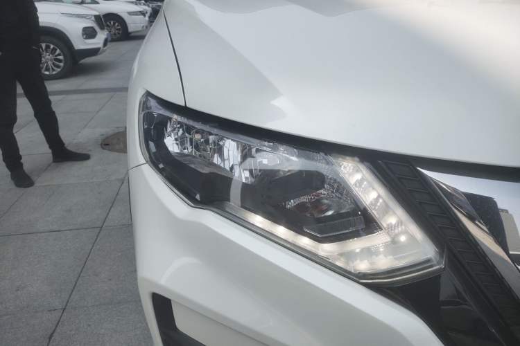 Used Nissan X-Trail 2019 2.0L CVT Smart Connect Comfort Edition 2WD Right Front Headlight