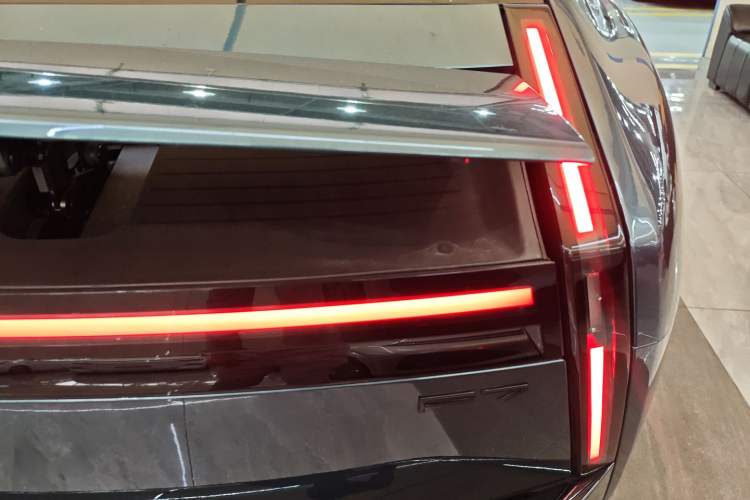 Used XPeng P7 2025 Model—750 All-Wheel-Drive High-Performance Ultra