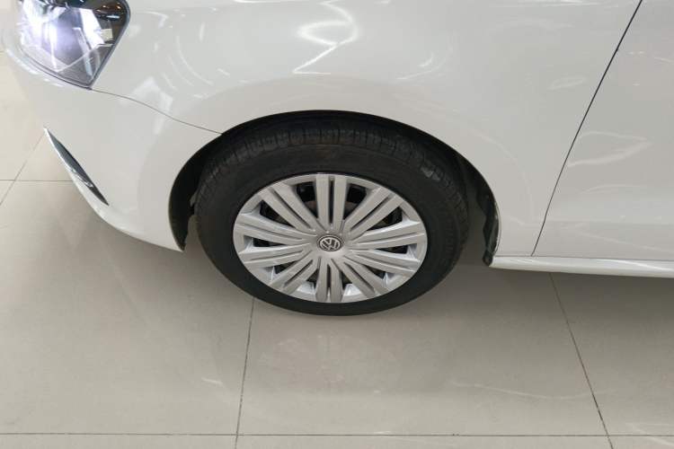 Used Volkswagen Polo 2016 1.6L Automatic Comfort Model