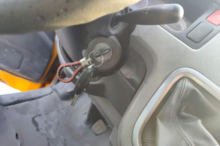 Used Foton Scenic G7 2016 2.0L Commercial Version Long Wheelbase High Roof – 4Q20M Vehicle Key