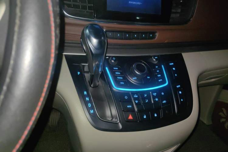 Used Buick GL8 2015 2.4L Luxury Business Premium Edition