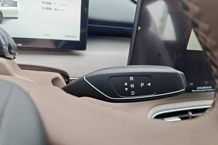 Used Chery Tiggo 8 PLUS C-DM 2025 1.5T 116 km Prestige Version 5 Seats