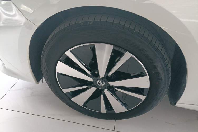 Used Nissan Teana 2021 2.0L XL Comfort Edition Left Front Wheel Hub