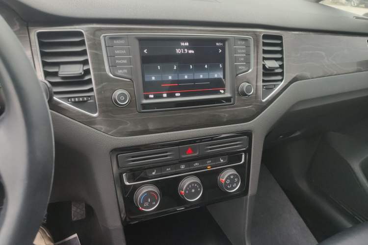 Used Volkswagen Golf Sportsvan 2016 230TSI Automatic Luxury Version