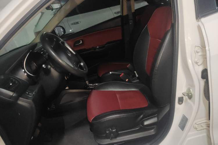 Used Kia K2 2015 Hatchback 1.4L AT GLS Cool Edition Left Front Seat