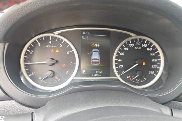 Used Nissan Tiida 2023 1.6L CVT Smart Drive Version
