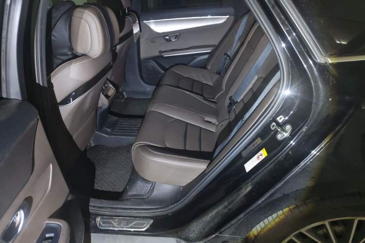 Used BYD Han 2020 DM Four-Wheel Drive Performance Edition Luxury Model Left Rear Seat