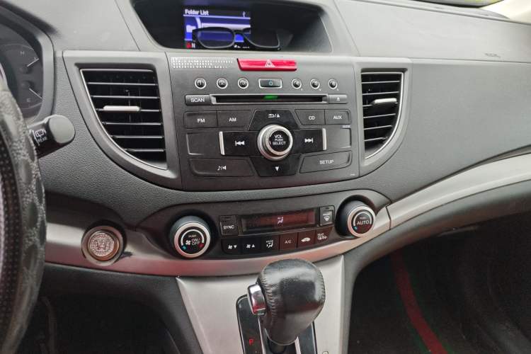 Used Honda CR-V 2012 2.4L four-wheel drive luxury version Audio And AC Panel