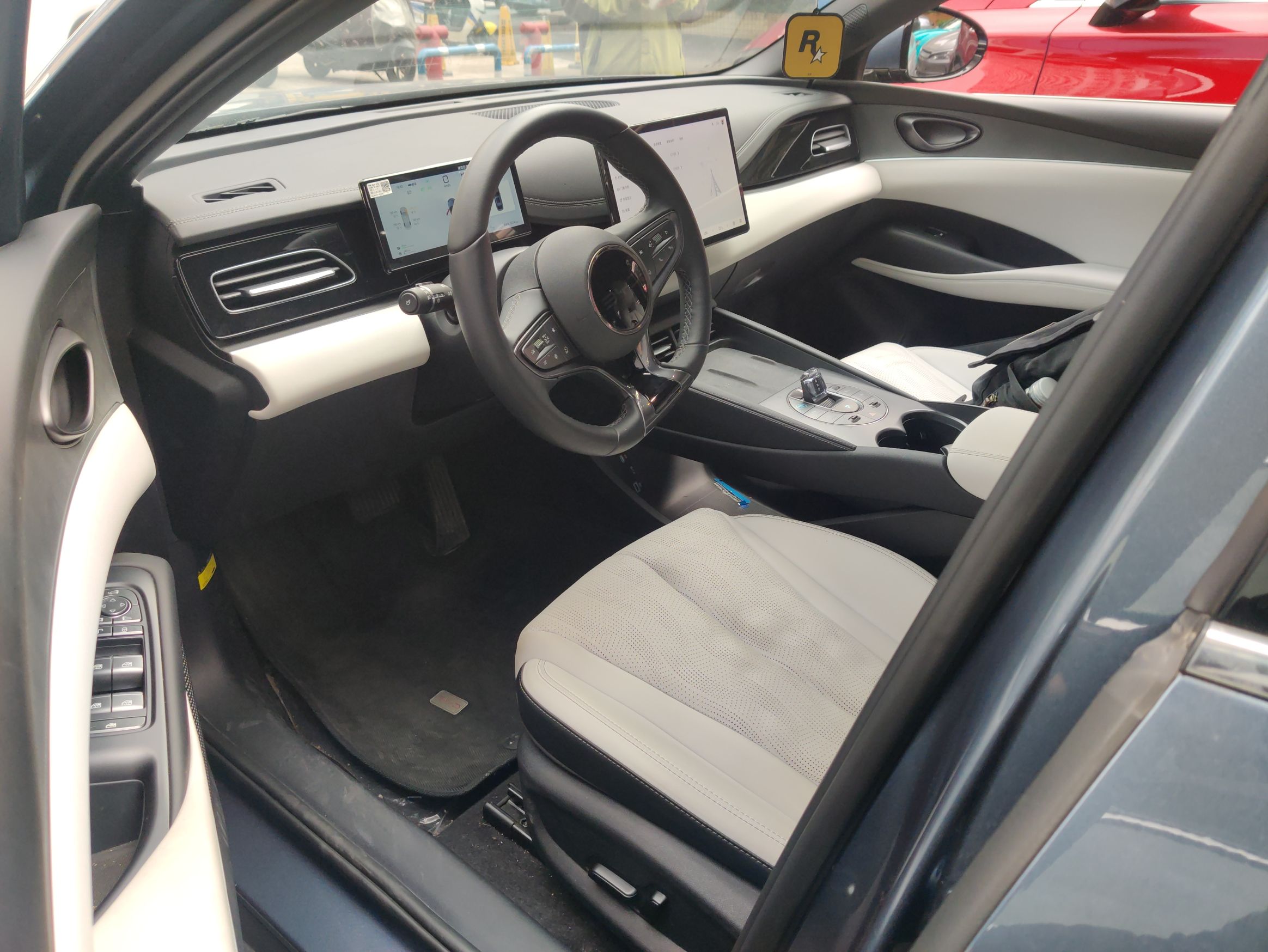 Переднее сиденье в автомобиле