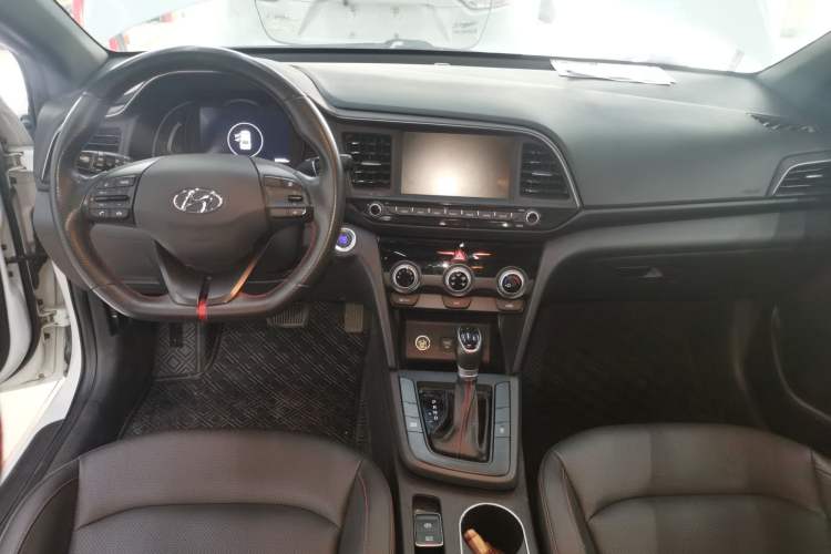 Used Hyundai Elantra (6th Generation / Lingdong) 2019 1.4T Dual-Clutch Xuan Dong · Dynamic Model Center Console