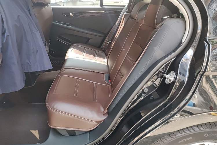 Used Hongqi H7 2017 1.8T Tech Model
