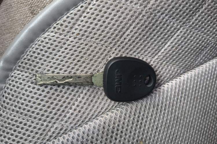 Used JMC Fushun 2022 2.0T Manual Multi-Function Passenger Vehicle Short Wheelbase Low Roof 6-Seater
