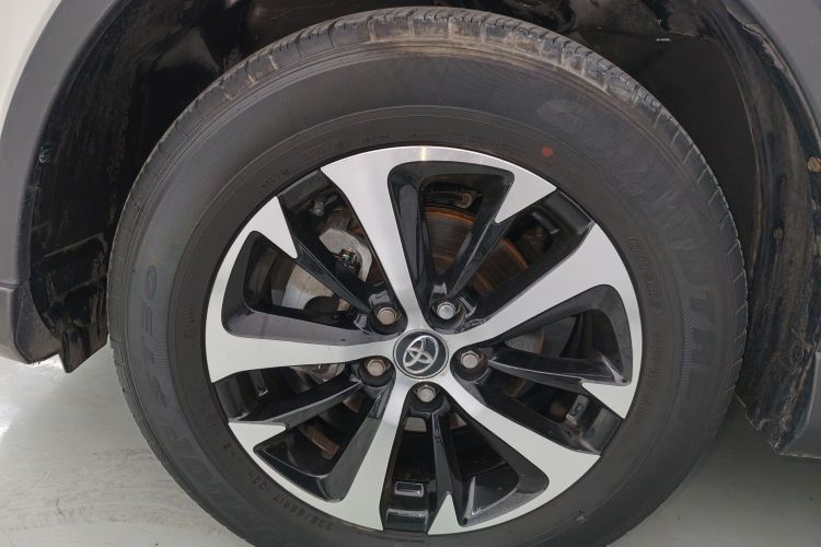 Used Toyota RAV4 2016 2.0L CVT Two-Wheel Drive Fashion Edition China V Standard