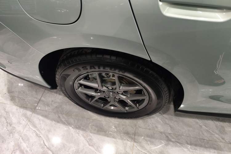 Used BYD Seal 06 New Energy 2025 DM-i Smart Drive 80KM Luxury Model Right Rear Wheel Hub