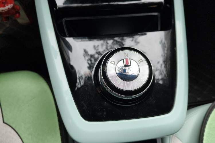 Used Dongfeng NAMMI BOX 2022 Chasing Wind Edition 331 km Standard Model Gear Lever