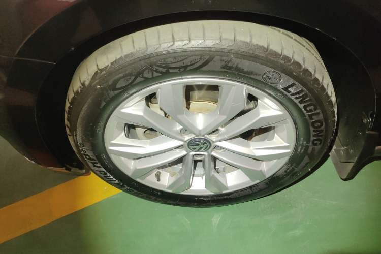 Used Volkswagen Magotan 2017 330TSI DSG Luxury Model Exterior 3