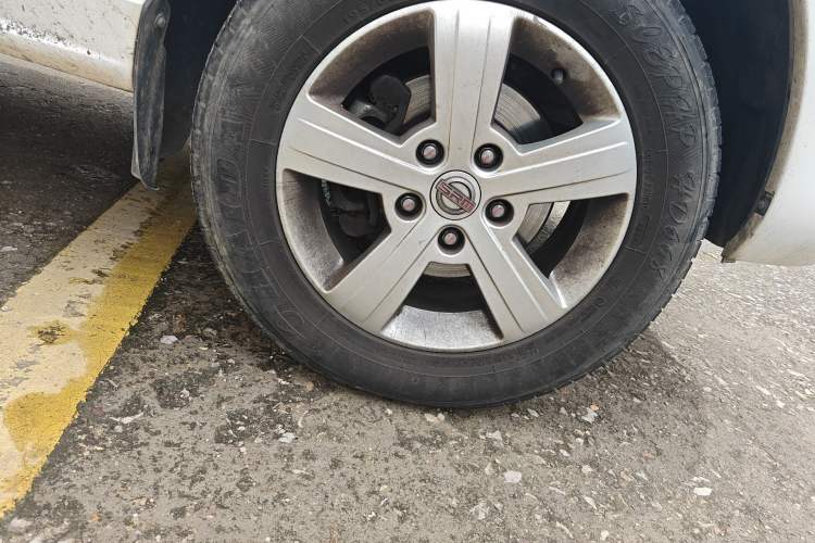 Used Jinbei Gold Hiace 2023 1.5L Passenger Vehicle Engineering Lion 5/6/7 Seater