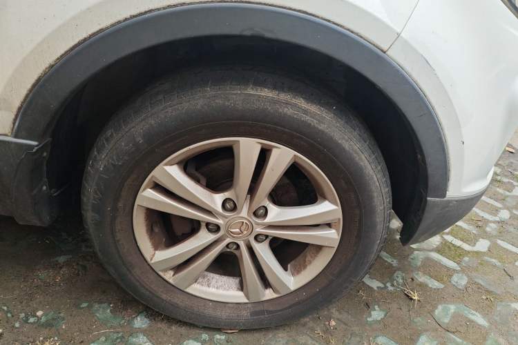 Used HYOSOW S3 2016 1.5L Manual Comfort Version China IV Emission Standard Right Front Wheel Hub