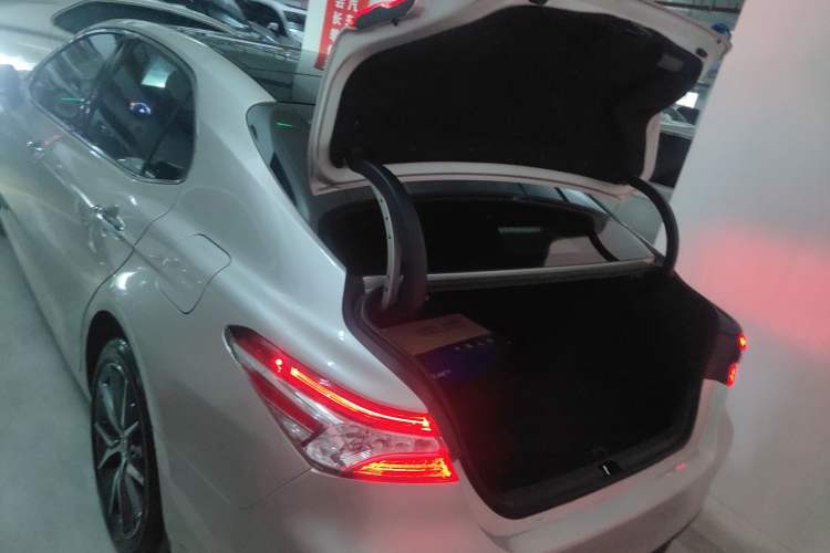 Used Toyota Camry 2021 2.5G Luxury Edition Trunk