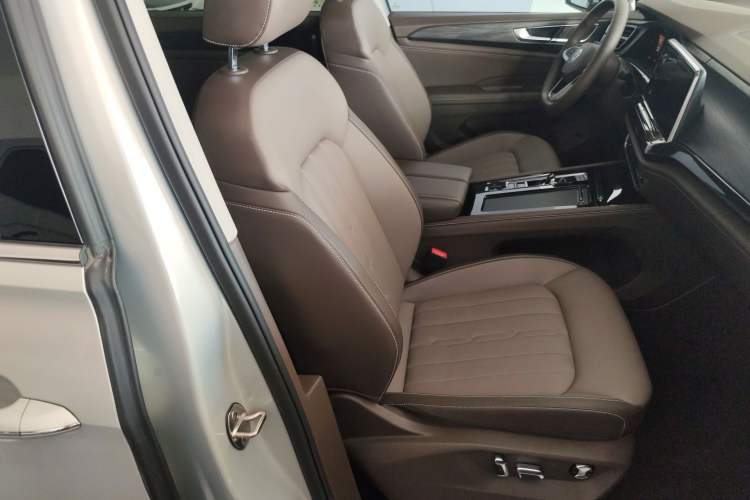 Used Volkswagen Viloran 2024 330TSI Luxury Edition