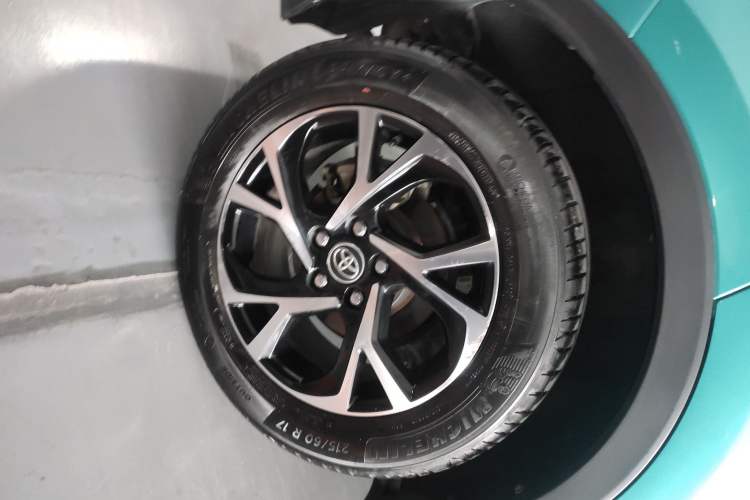 Used Toyota C-HR 2018 2.0L Luxury Edition China VI Standard
