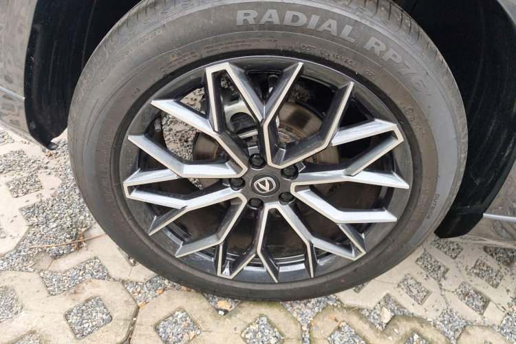 Used CHANGAN UNI-Z 2025 1.5T Premium Edition Exterior 5