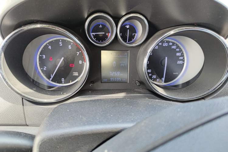 Used Changan CS35 2016 1.6L Manual Luxury Model China V Standard
