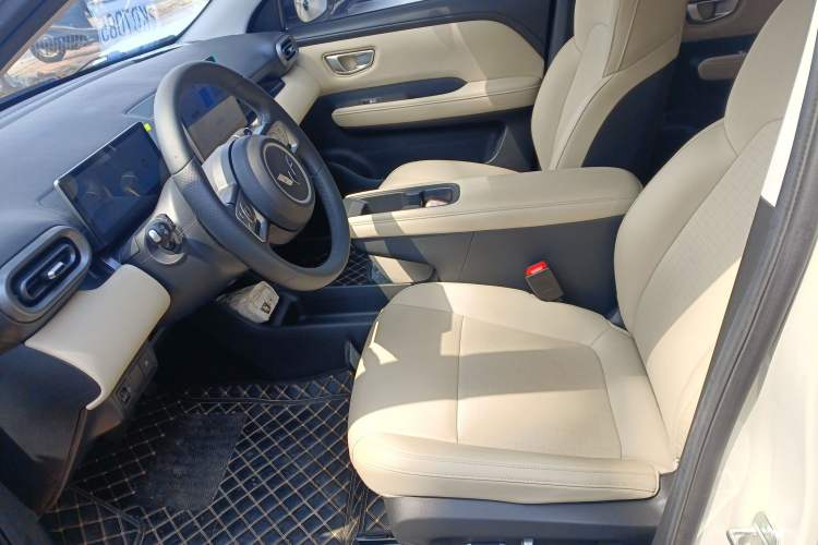 Used Wuling Bingo PLUS 2024 330 km Range Five-Seater Version
