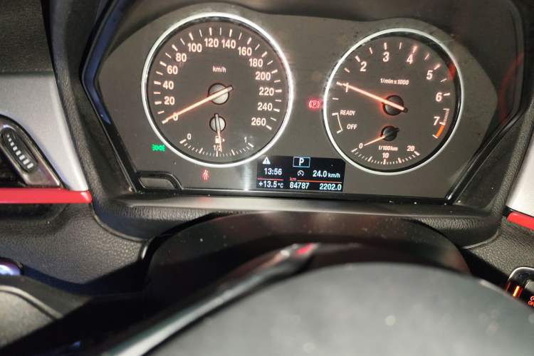 Used BMW X1 2016 sDrive18Li Premium Edition Odometer Close Up