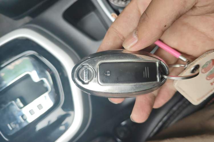 Used Nissan Terra 2020 2.5L XL Upper 4WD Automatic Four-Wheel Drive Luxury Edition Vehicle Key