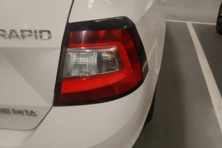 Used Skoda Rapid 2018 1.6L Manual Comfort Edition
