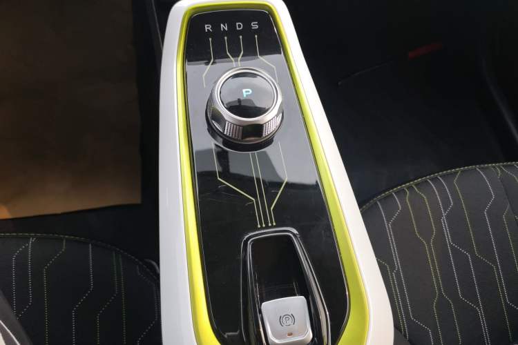 Used CHANGAN Benni E-Star 2020 Xinyue Edition Lithium-NMC Gear Lever