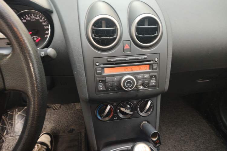 Used Nissan Qashqai 2015 2.0 XL Cool Fire MT 2WD