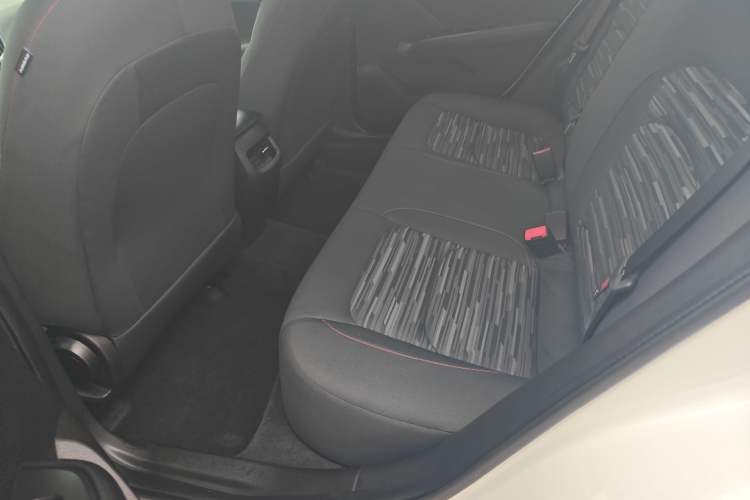 Used Chevrolet Monza 2019 Redline 320T Dual-Clutch Joyful Edition China VI Standard Left Rear Seat