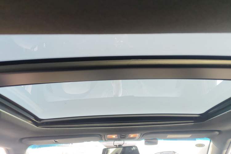 Used Hyundai Veloster 2015 1.6T Automatic Luxury Edition Headliner