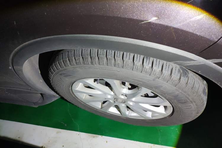 Used Buick Envision 2016 20T Two-Wheel Drive Leading Version Right Front Wheel Hub