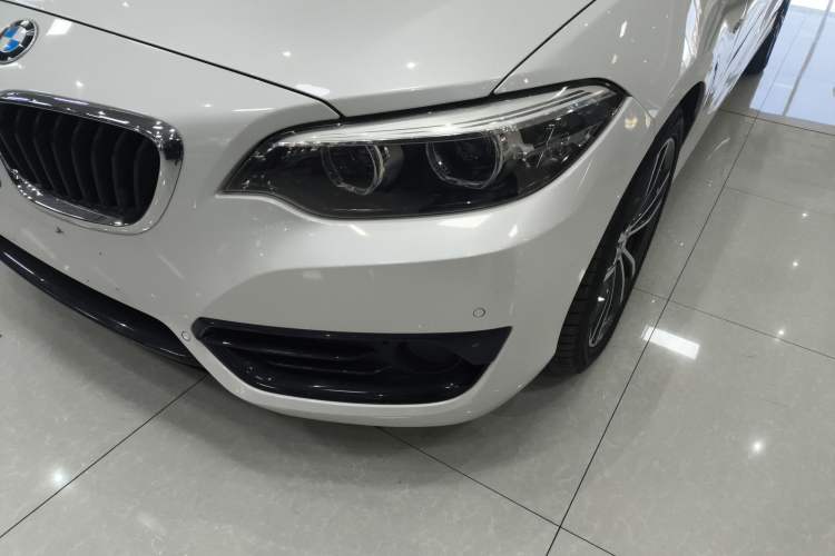 Used BMW 2 Series (Import) 2018 220i Convertible Coupe Sports Design Package
