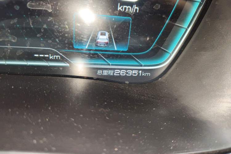 Used BYD Song PLUS 2020 1.5T Automatic Flagship Edition Odometer Close Up