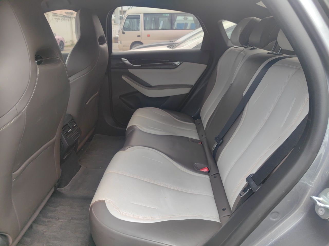 BYD Qin PLUS 2024 HONOR Edition DM-i 55KM Leading Model — снимка 17