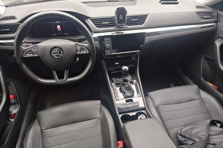 Used Skoda Superb 2019 TSI330 DSG Luxury Edition Center Console