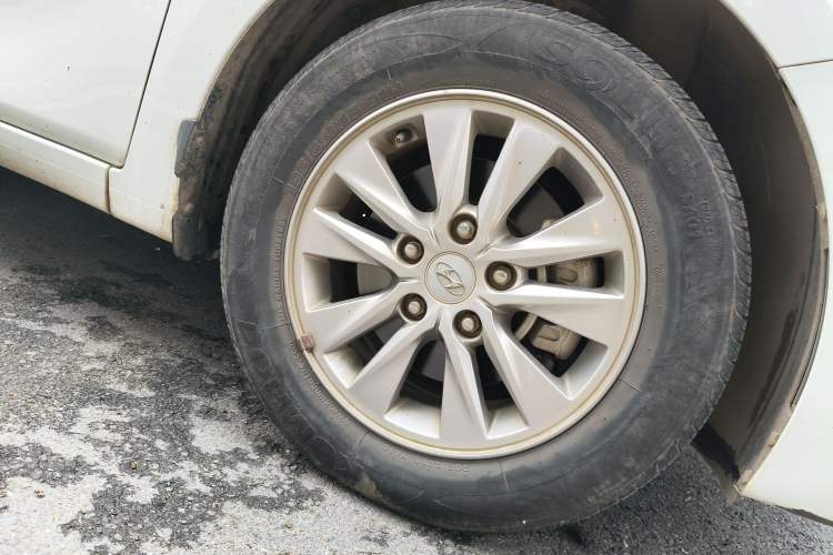 Used Hyundai Celesta 2020 1.6L Automatic GL Enjoyable Edition Right Front Wheel Hub