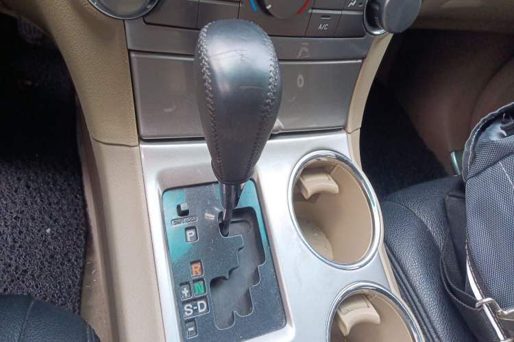 Used Toyota Highlander 2012 2.7L 2WD 5-Seater Elite Edition Gear Lever