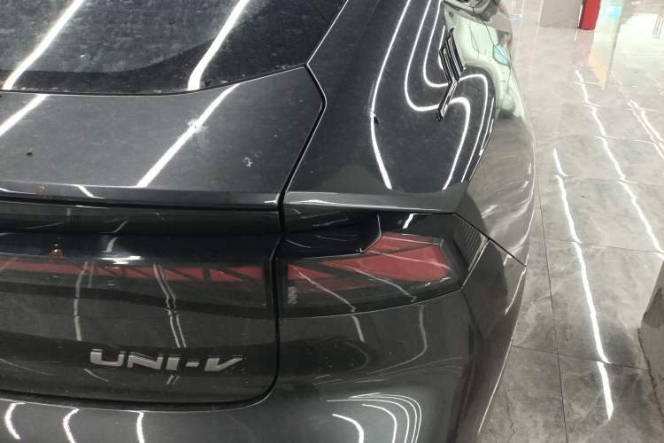 Used Changan UNI-V 2023 1.5T Prestige Model