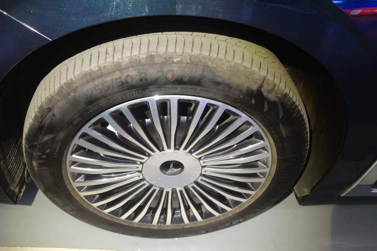 Used VOYAH Dream 2025 PHEV Four-Wheel Drive Prestige Kunpeng Edition
