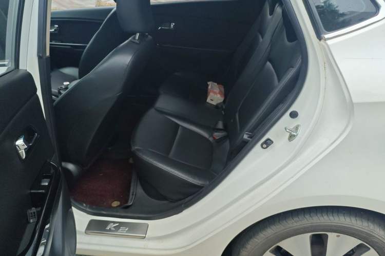 Used Kia K2 2012 Hatchback 1.6L AT Premium Commemorative Edition
