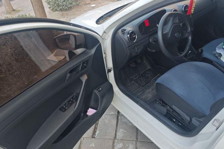 Used Volkswagen Jetta 2017 1.4L Manual Fashion Edition
